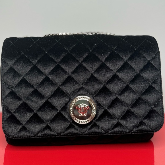 Versace La Medusa Quilted Velvet Shoulder Bag On Chain - Picture 1 of 4